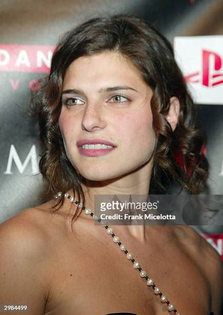 162 Lake Bell Maxim Stock Photos & High